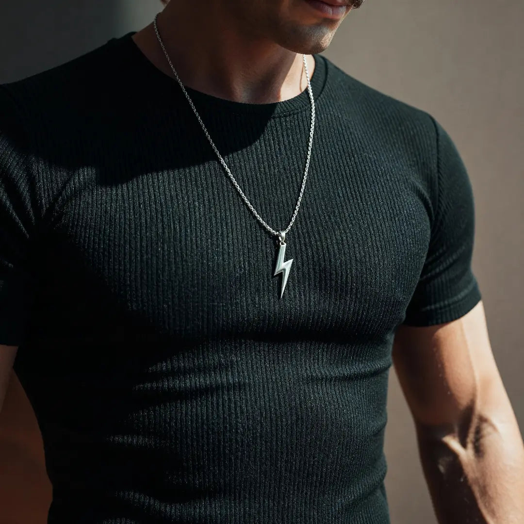 BOLT PENDANT (ROLO CHAIN)